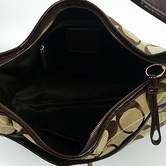 COACH | SIGNATURE LARGE HOBO TOTE - Picture 8 of 8